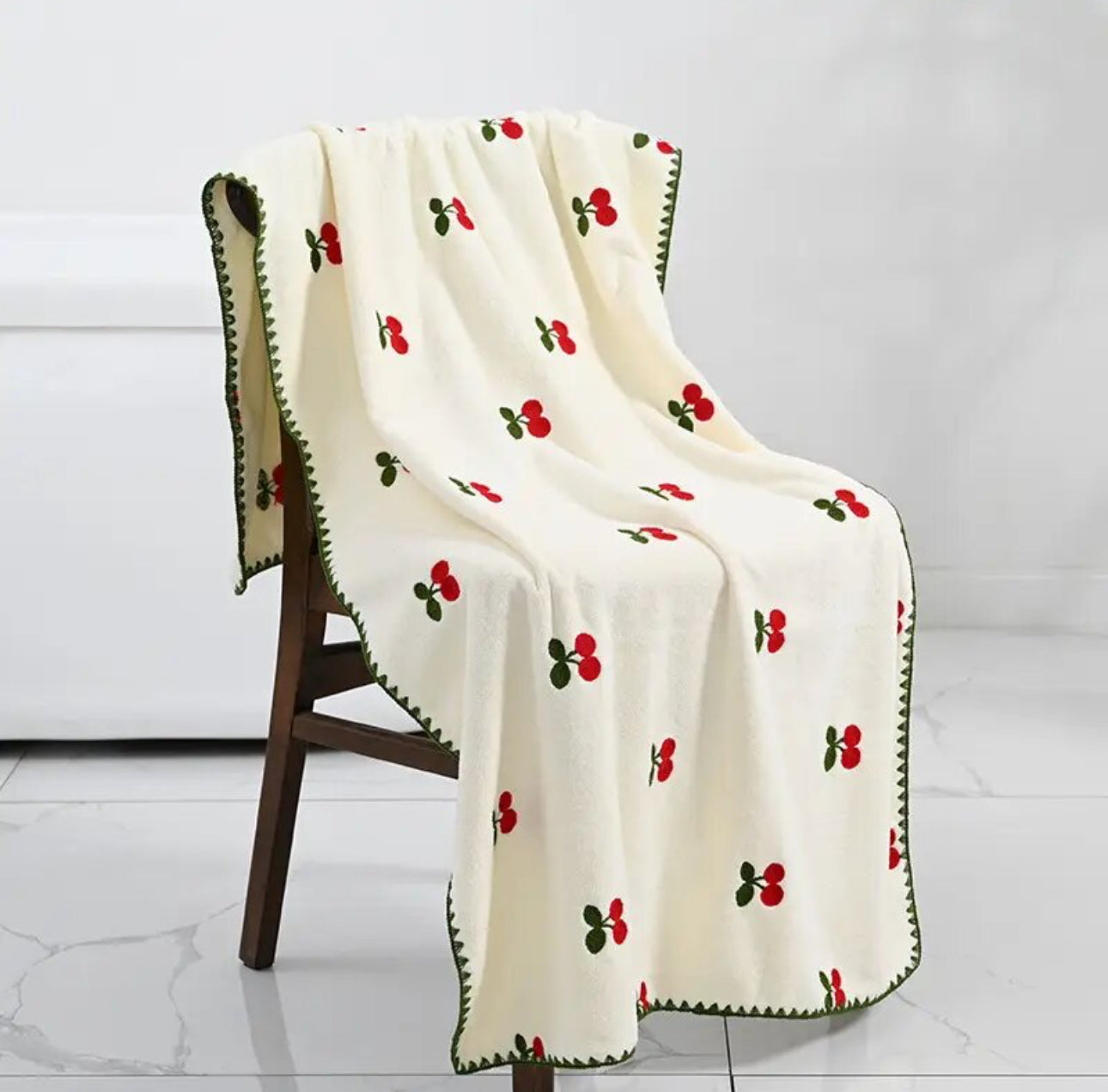 Soft Velvet - Towel with Cute Embroidered Patterns