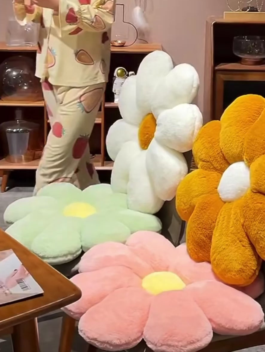 Cosy Daisy - Flower Cushion